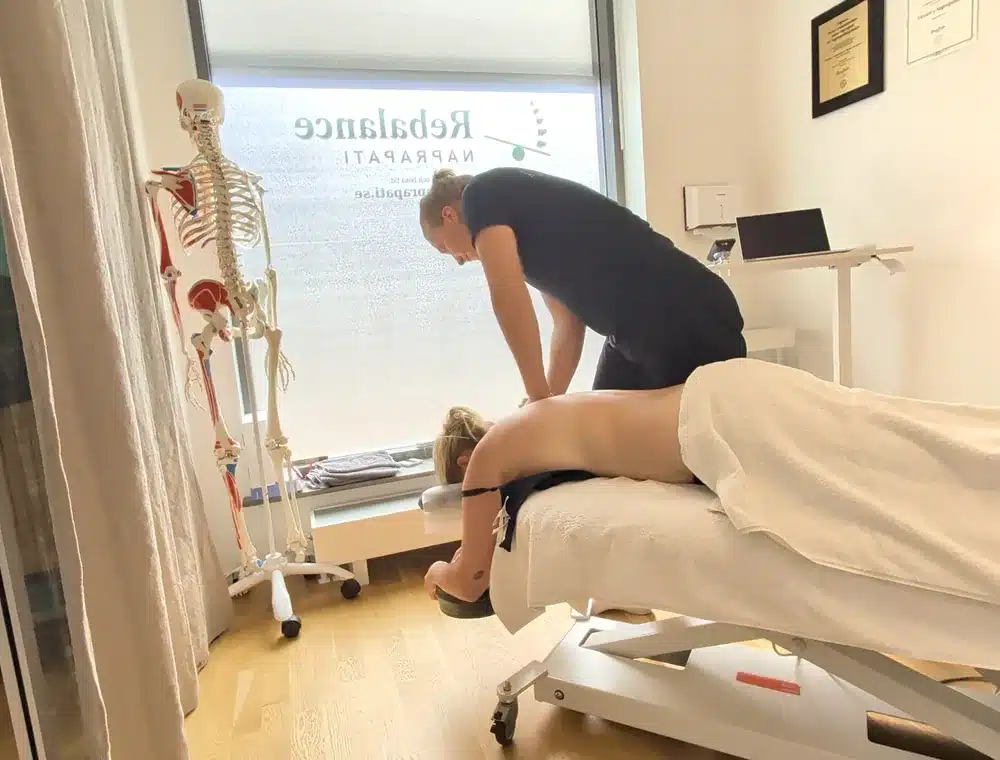 Manuell naprapatbehandling på Rebalance Naprapati